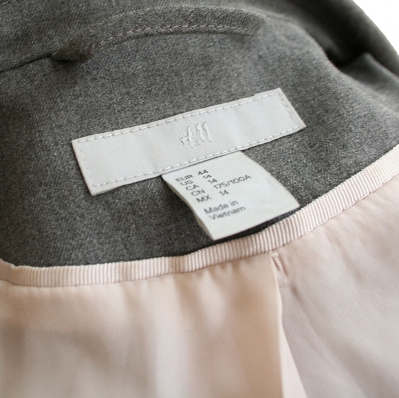 Grey Blazer with pink satin lining. - Picture 4 of 6